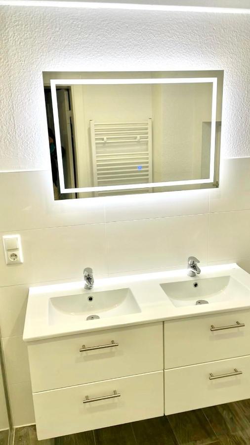 Geraeumiges City-Apartment Mit 2 Badezimmer Und Parkplaetzen D46-Og オルデンブルク エクステリア 写真